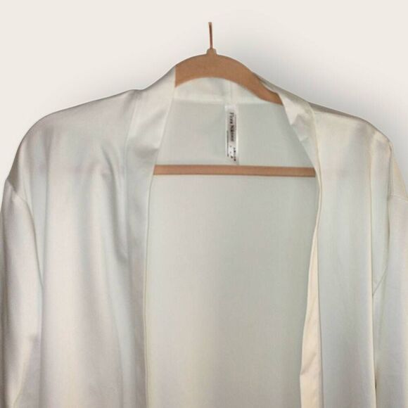 Flora Nikrooz Womens‎ Robe Sz S Open Front Cream Lace Intimates Minimalist Relax - Picture 3 of 10